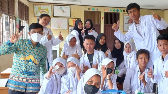 Menjadi Guru Biologi Dan Laboran Apakah Repot?
