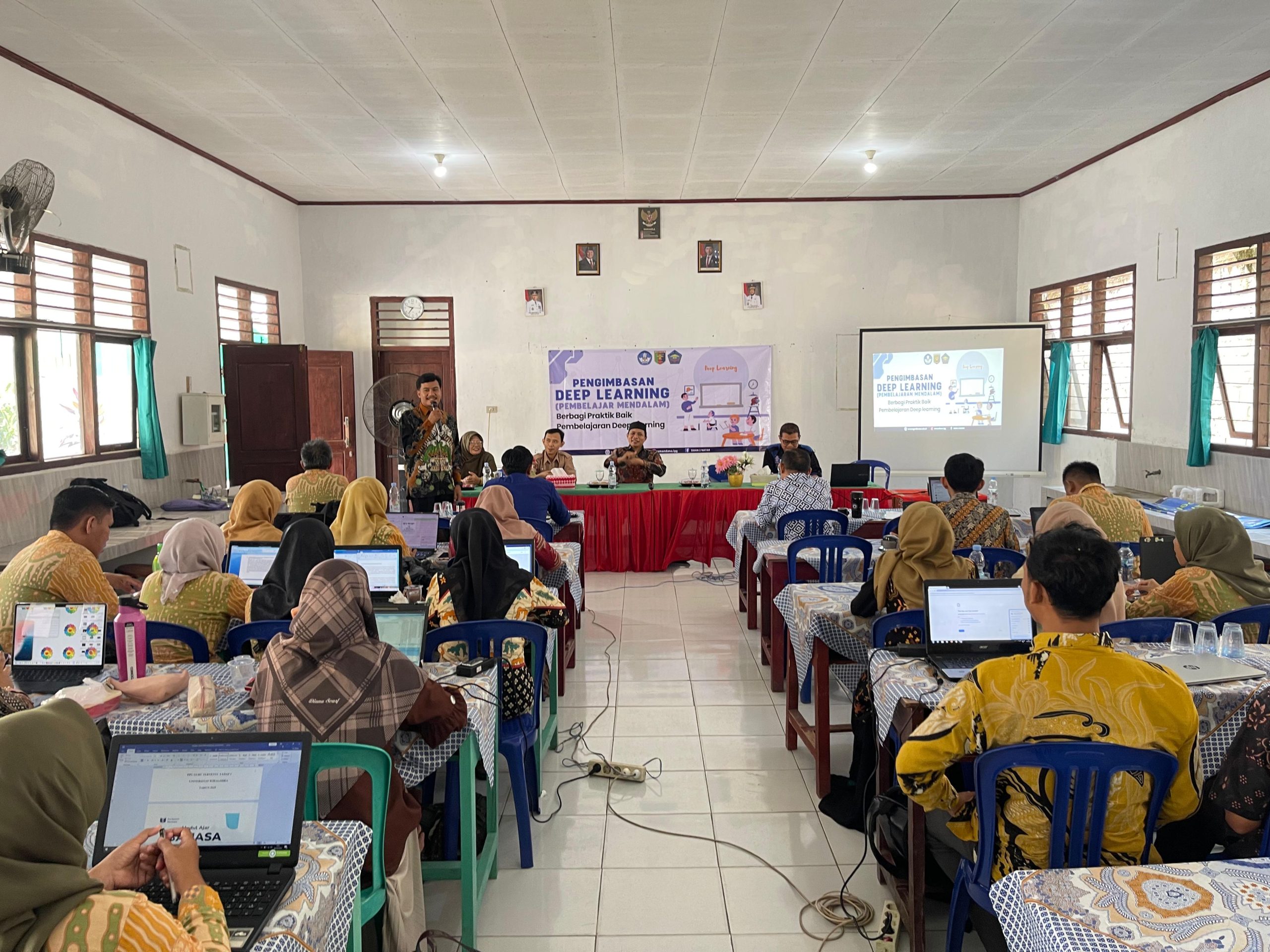SMAN 2 Natar Adakan IHT Pembelajaran Mendalam (Deep Learning) Serta Pelatihan AI dan Koding