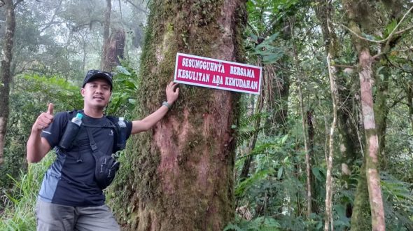 Menapaki Jejak Gunung Berapi Purba “Puncak Ratai” di Ketinggian 1.682 Mdpl