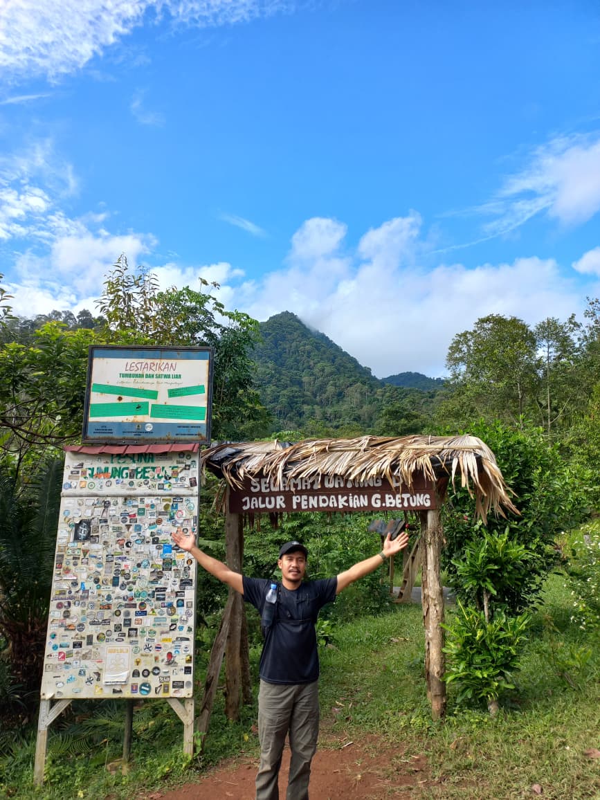 Pengalaman Berkesan Mendaki Gunung Betung di Ketinggian 1.240 Mdpl