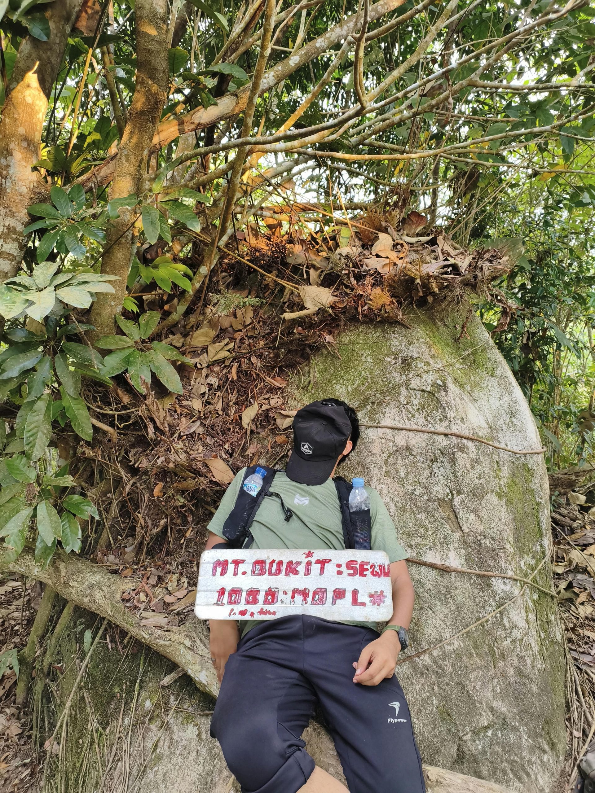 Pengalaman Seru Mendaki Puncak Gunung Pesawaran via Bukit Seribu