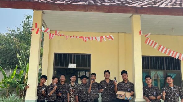 Dari Ruang Kelas untuk Negeri: Peran Guru dalam Menanamkan Cinta Batik sebagai Identitas Bangsa